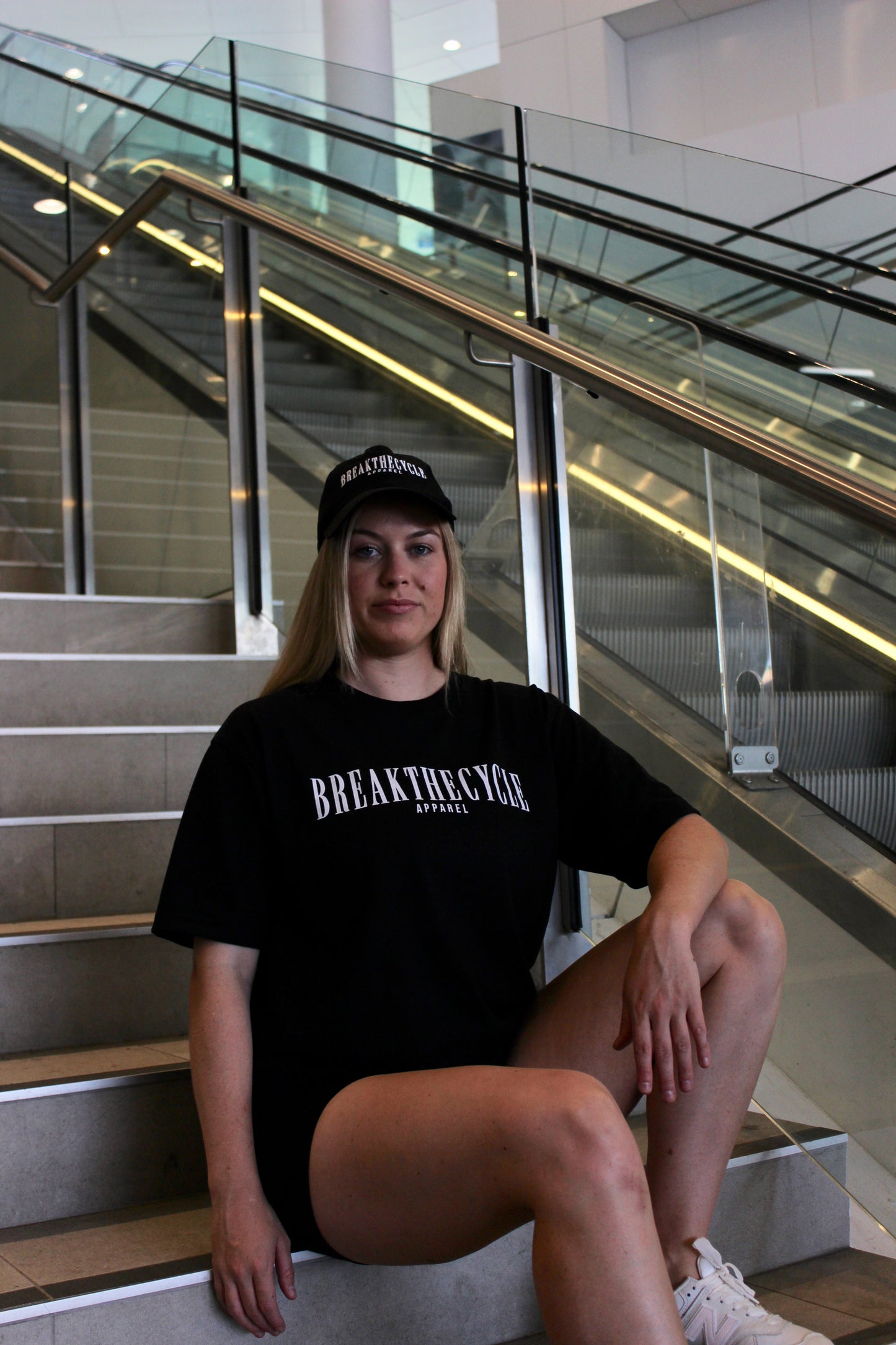 BLACK / WHITE LUXE T-SHIRT