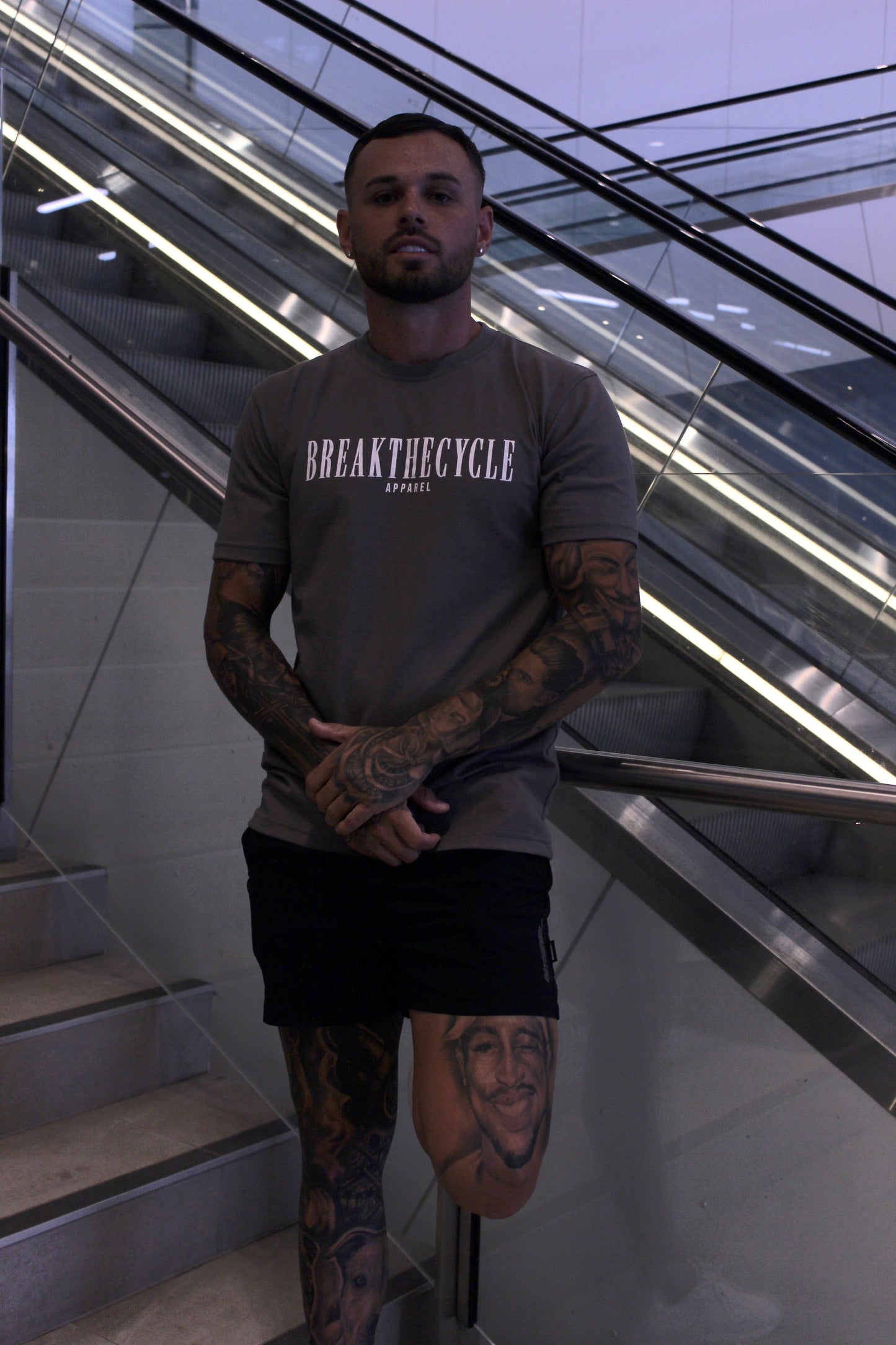 DARK GREY / WHITE LUXE T-SHIRT
