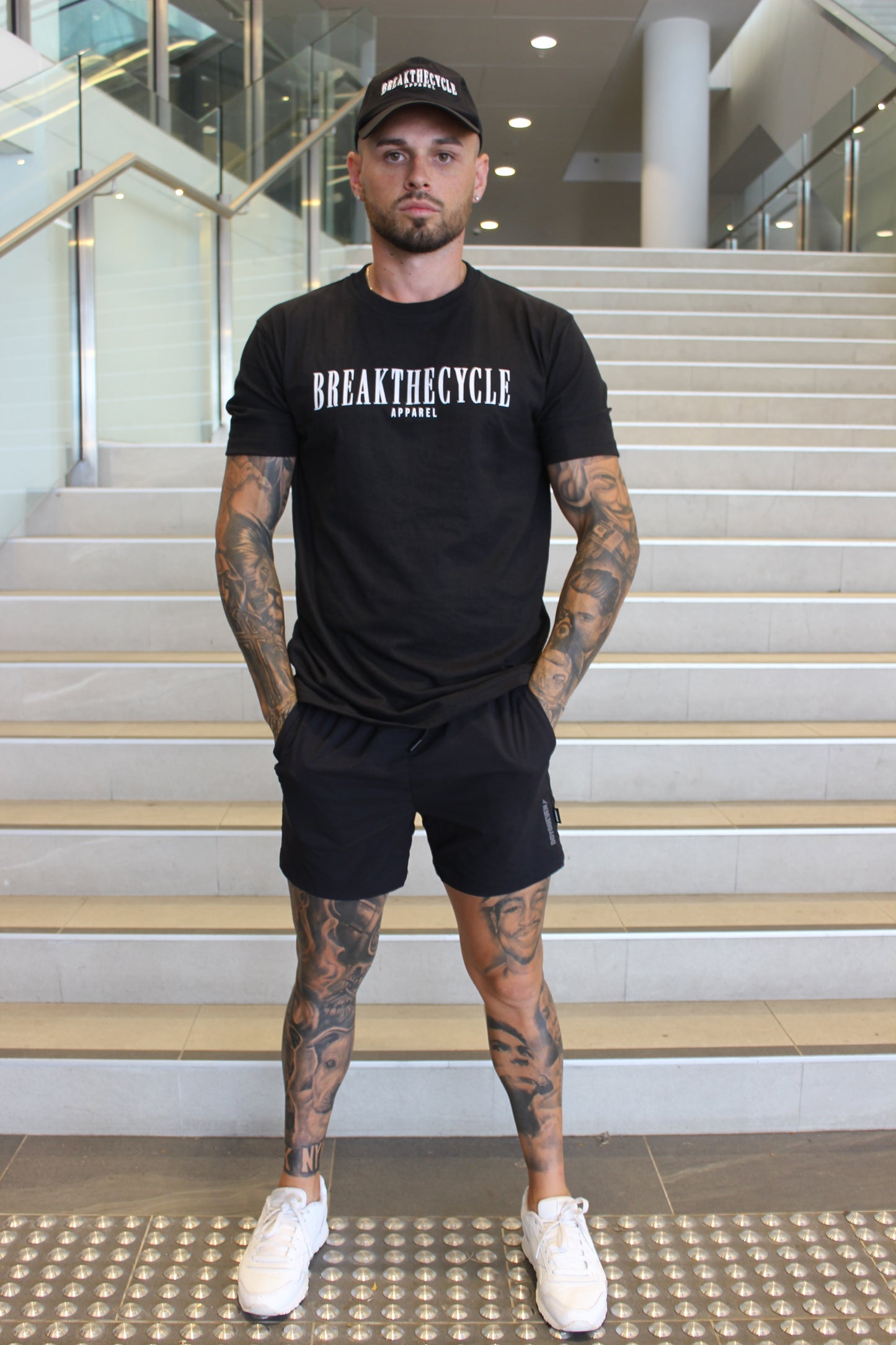 BLACK / WHITE LUXE T-SHIRT