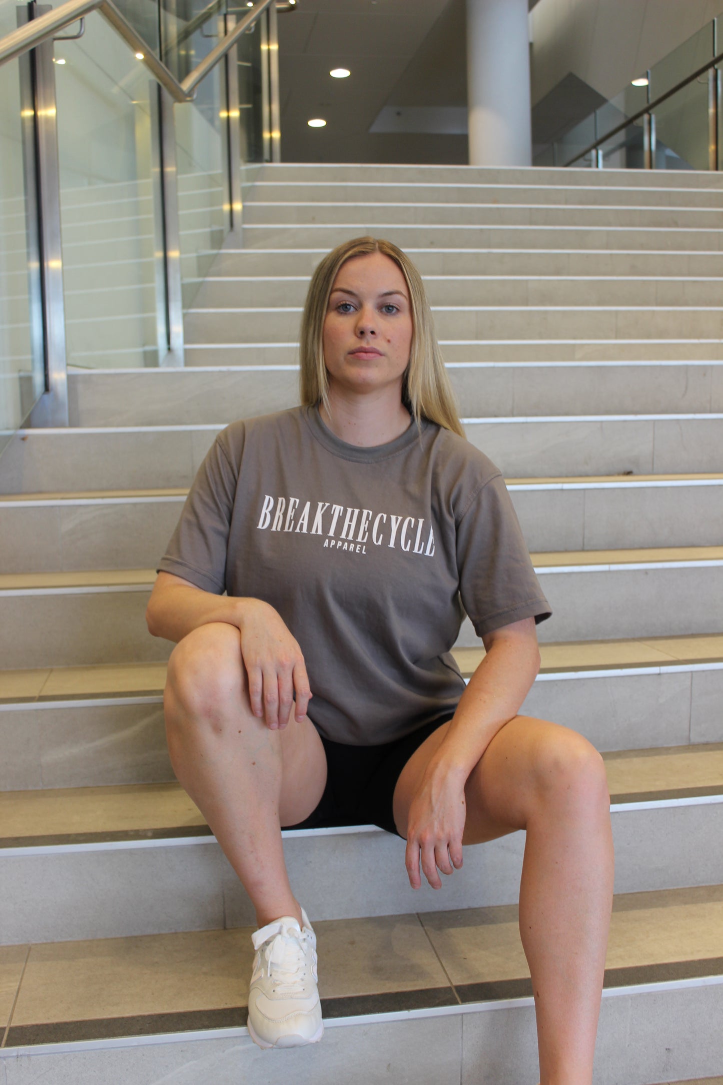 DARK GREY / WHITE LUXE T-SHIRT